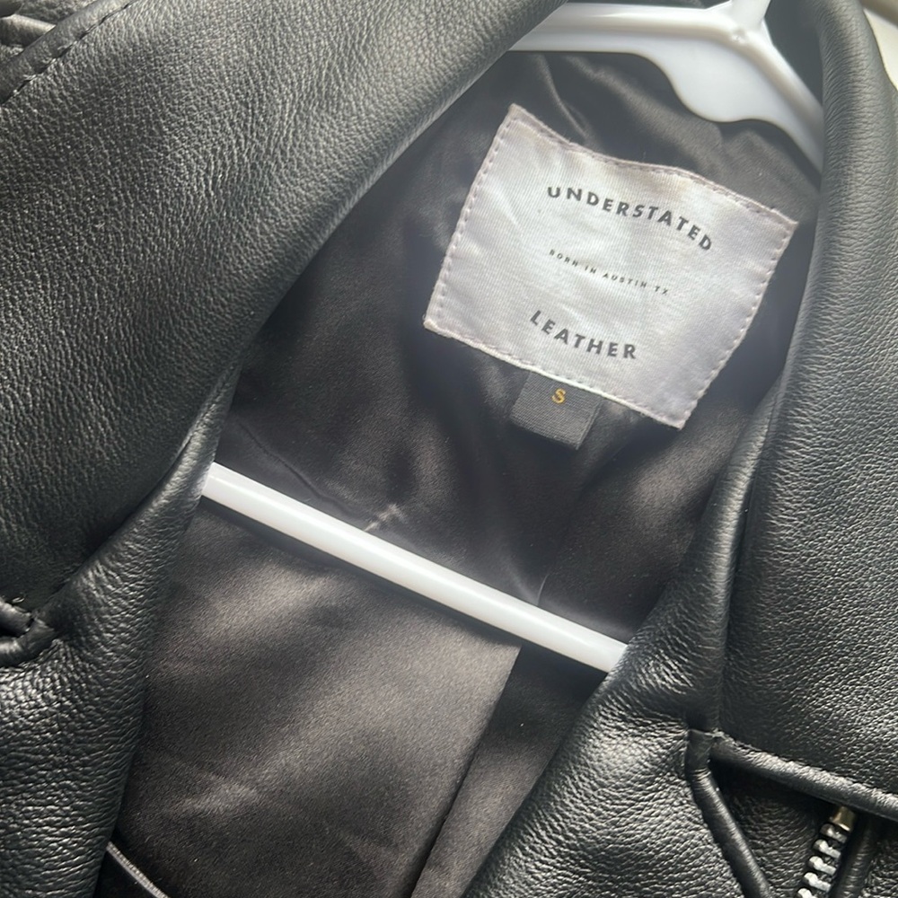 Brand new cropped fitted leather jackett